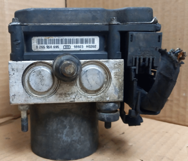 589202L500 Abs Beyni 0265950695 589202L500 Hyundai i30 Abs Beyni 58920-2L500 0265950695 Hyundai i30 Abs Pompası 589202L500 0265235333 Hyundai i30 Abs Pompa Beyni 58920-2L500