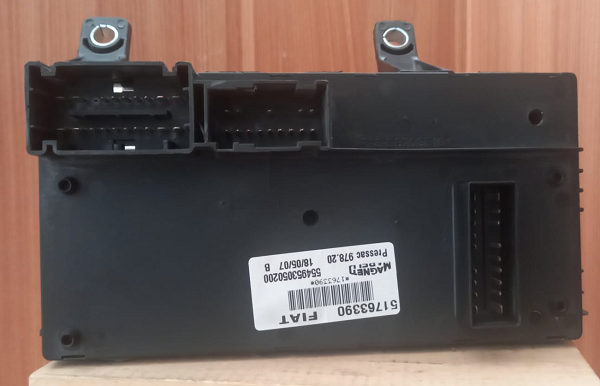 51763390 Sigorta Kutusu Fiat Linea 1.3 Euro 5 Multijet 51974042 51889217 51840761 51902218 51825658 51825659 - Görsel 2